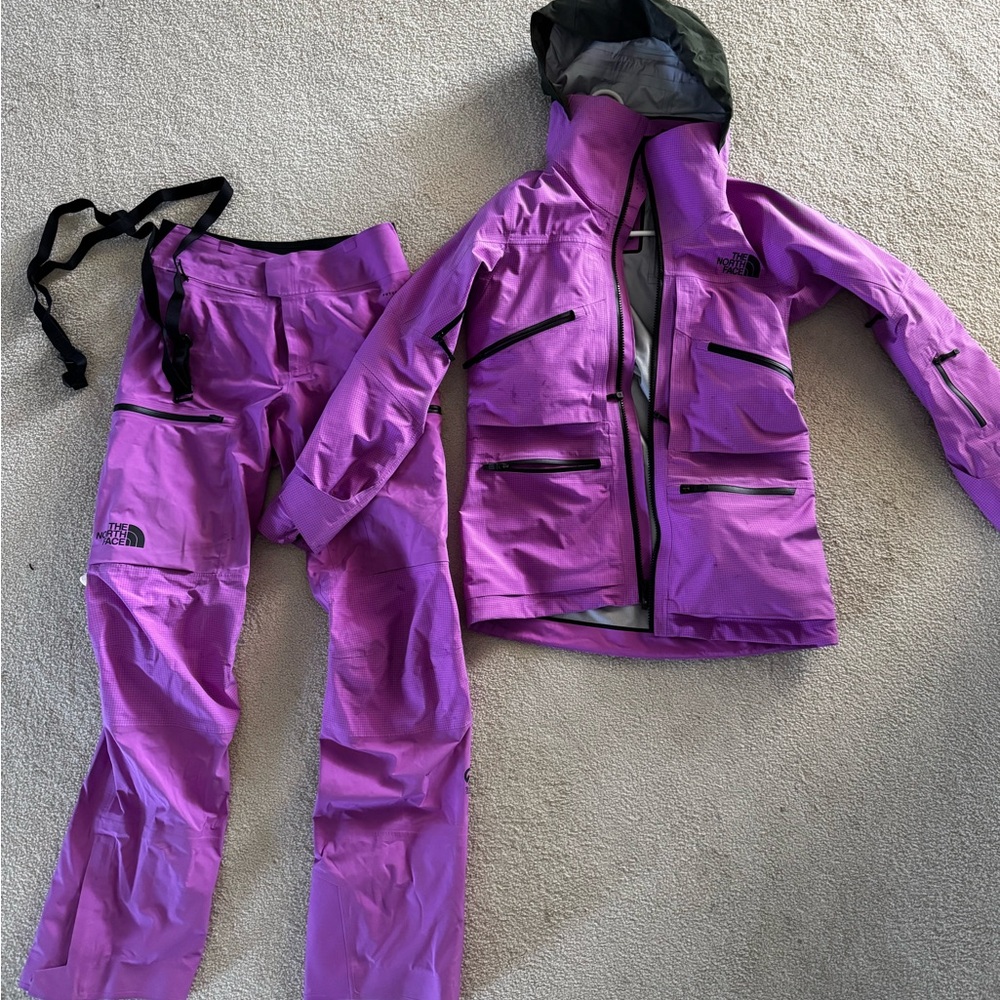 NORTH face ski suit